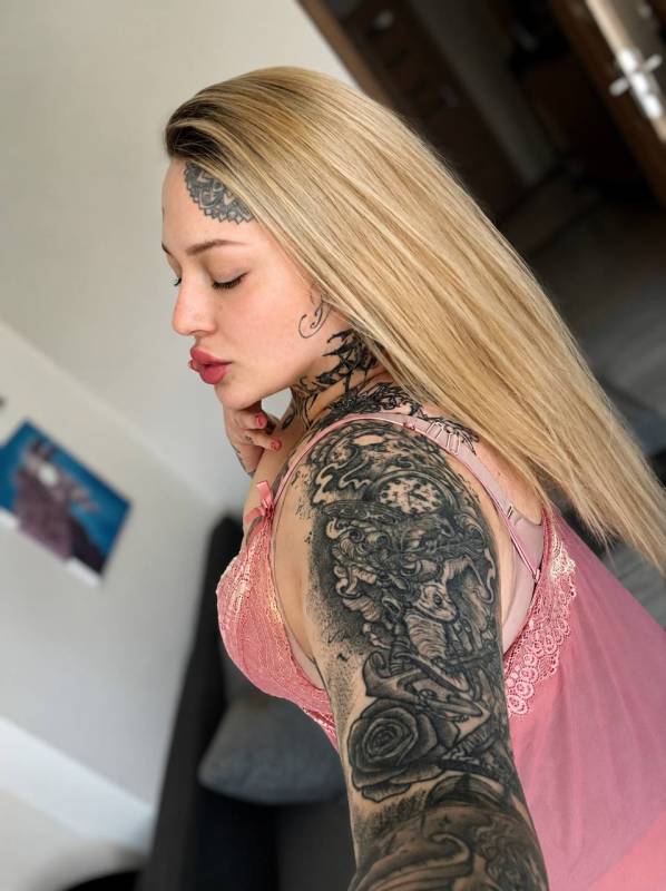 Diana (28), Zagreb